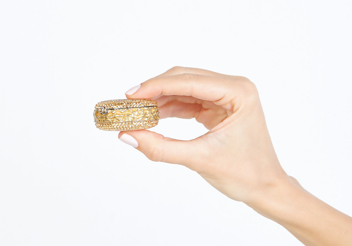 Golden Macaron